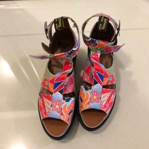 Dr. Martens Bessie sandal